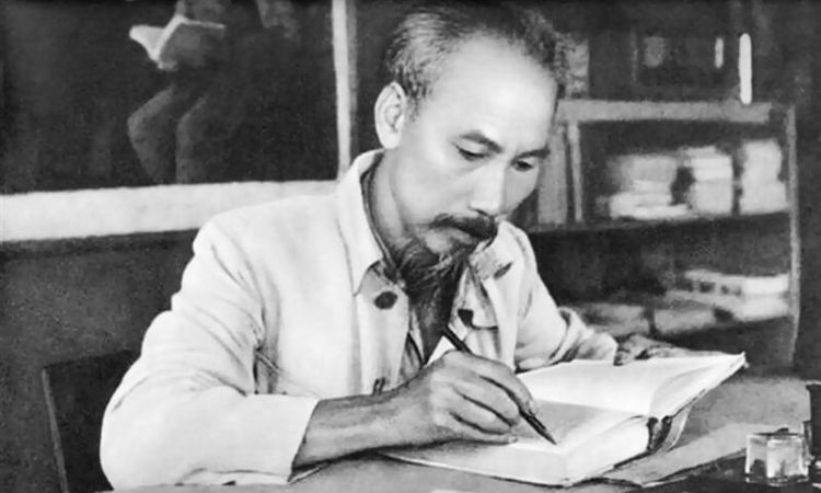 Chủ tịch Hồ Chí Minh sáng lập Báo Thanh Niên tại Trung Quốc