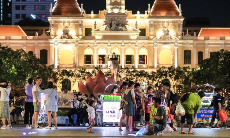 Đi chơi trung thu ở phố đi bộ 