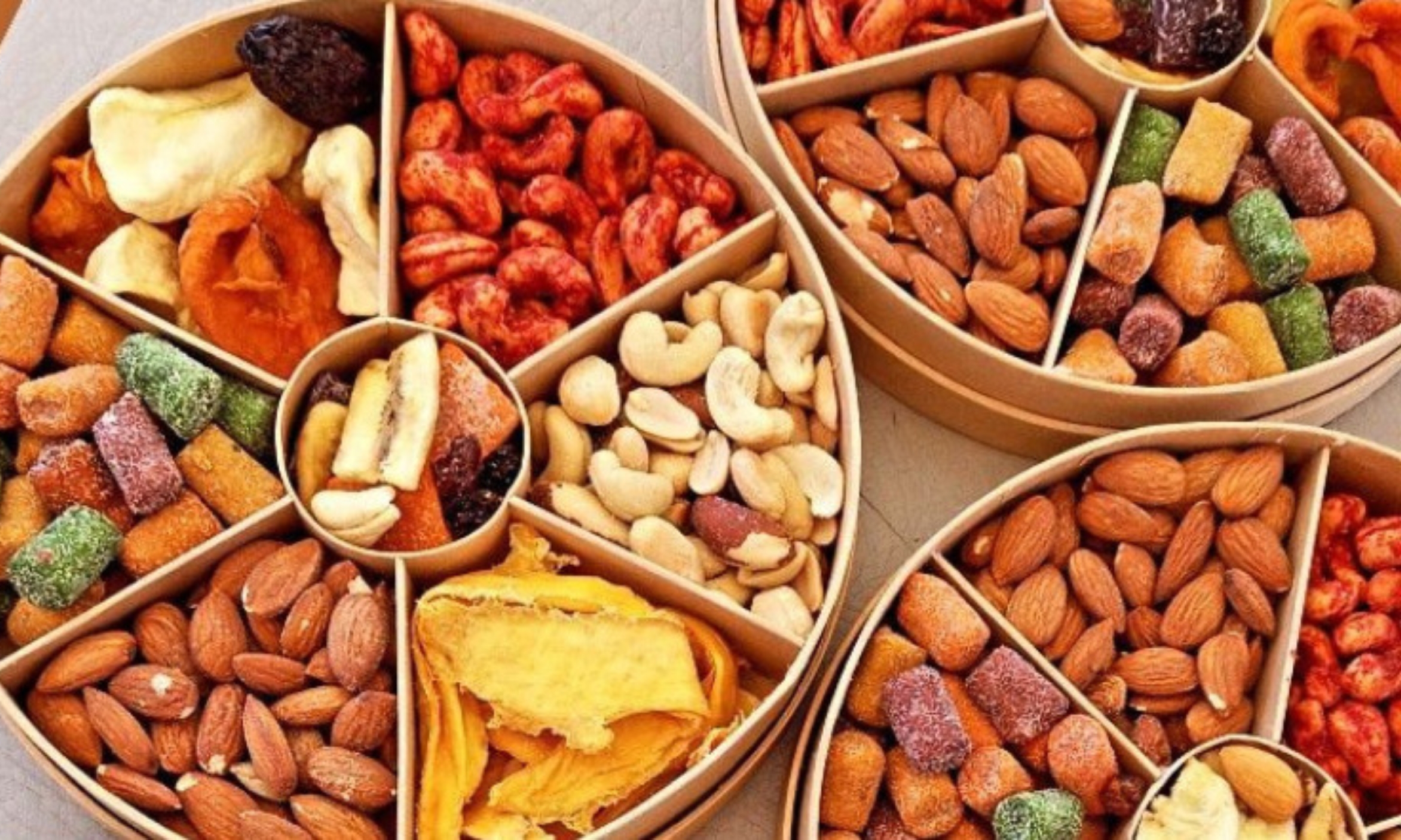 chuẩn bị sẵn sàng mứt kẹo