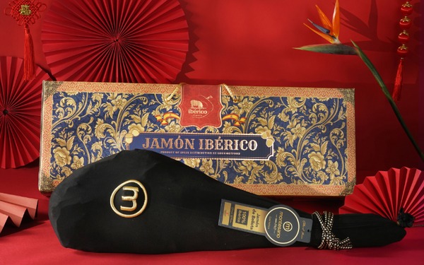 Hộp quà hoàng gia đùi sau heo muối iberico bellota thuần chủng 100% muối 48 tháng