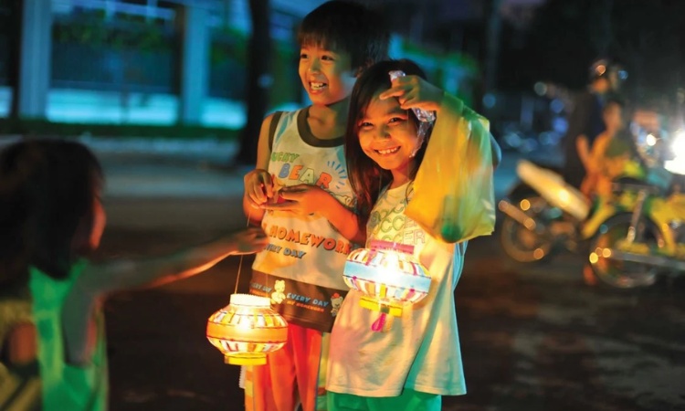 Hình ảnh rước đèn tết trung thu