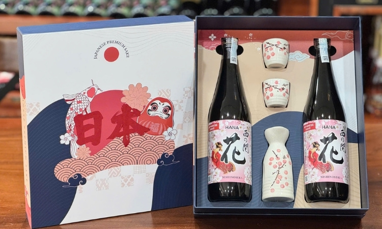 Hộp quà rượu sake Daruma Nishinoseki Hana kèm bộ ly sứ Nhật