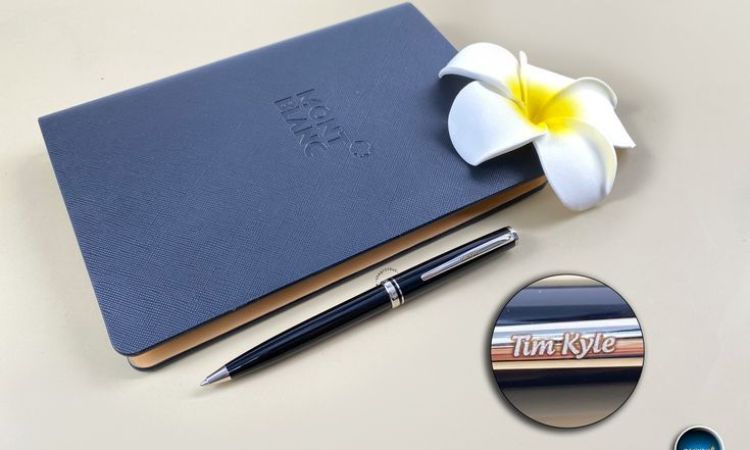 Bút ký và sổ tay món quà thiết thực cho nhà báo