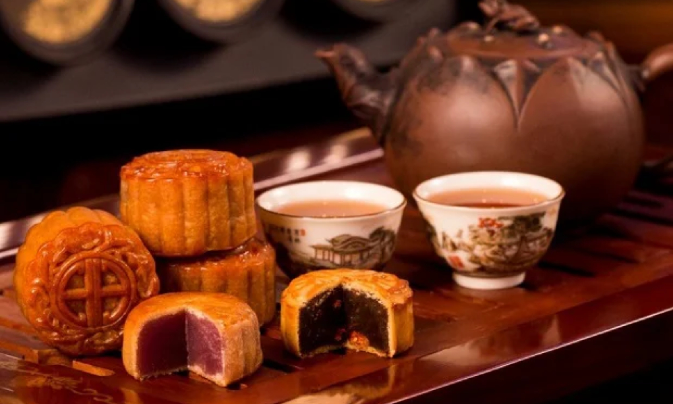 Thưởng thức bánh trung thu cùng trà đạo
